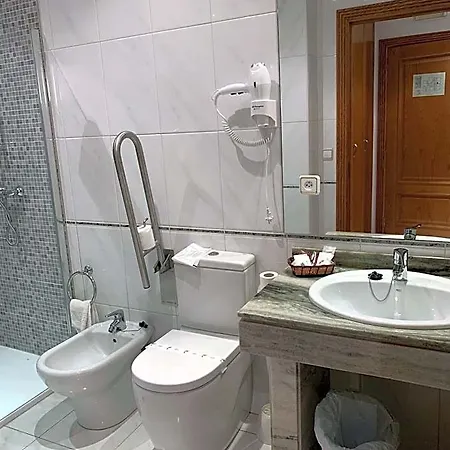 Nueva Colina Hotel 2*